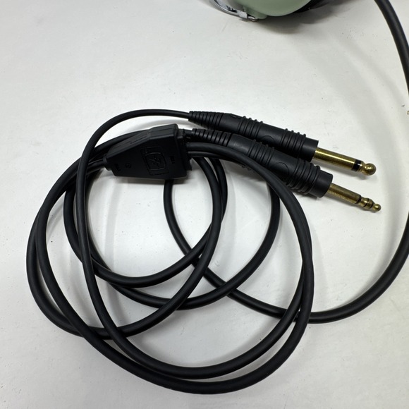David Clark H10-13.4 Aviation Headset With Dual Plugs & C10-15 PTT Switch EUC - Picture 9 of 16